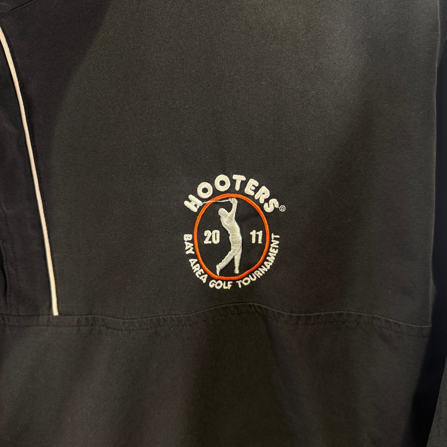 Inner Harbor Hooters Bay Area Golf Tournament Windshirt (Vintage) (Preloved)