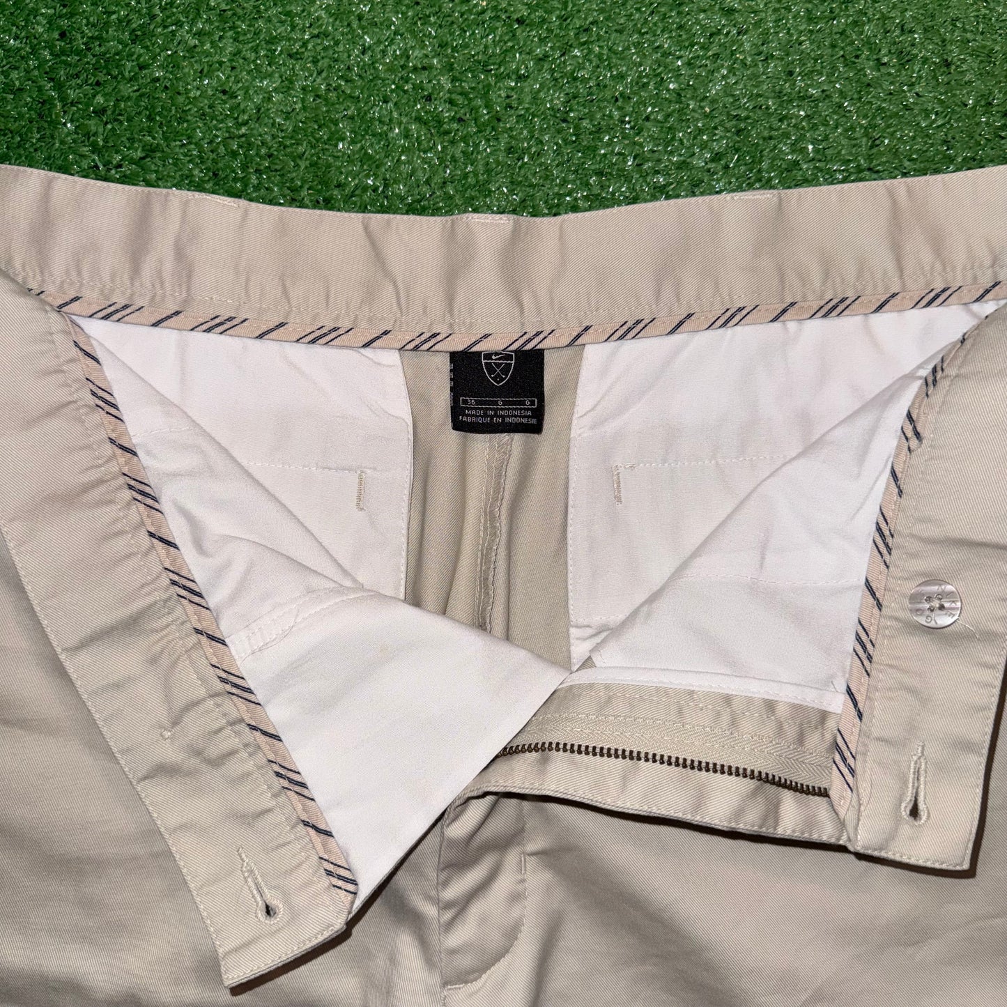 Nike Golf Khaki Shorts (Vintage) (Preloved)