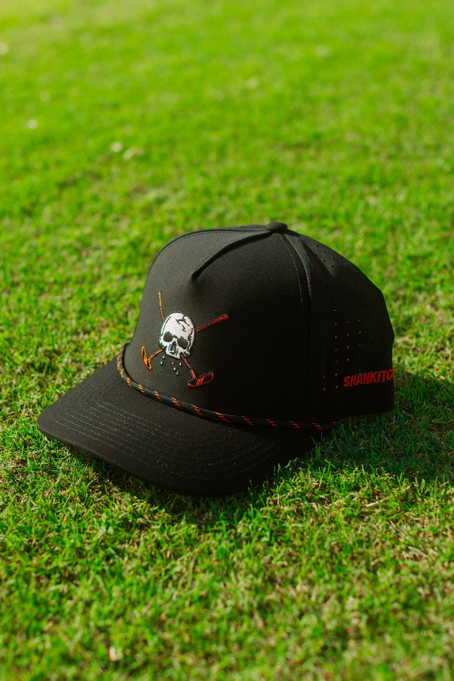 Black Skull and Crossbones 2.0 Golf Hat (NEW)
