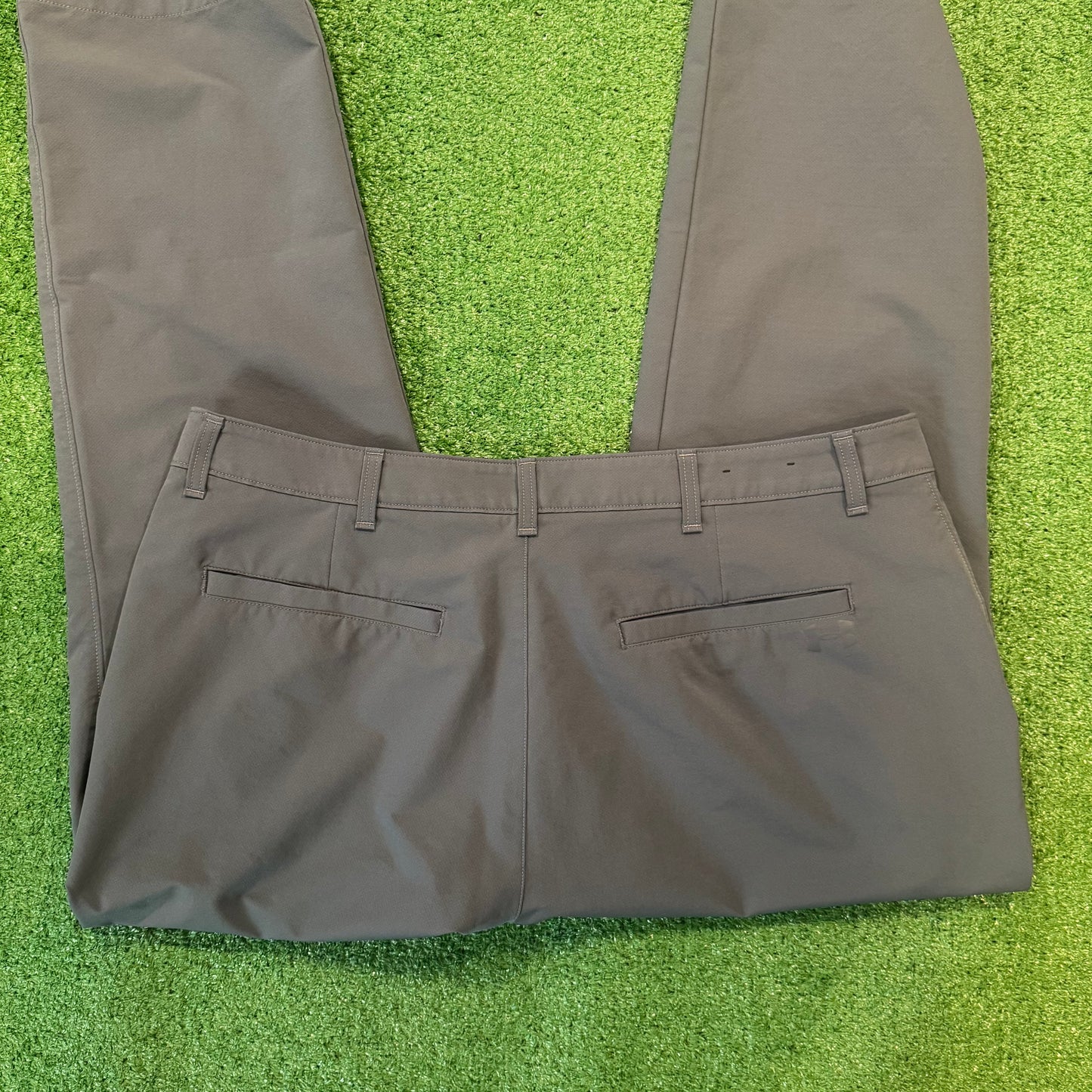 Under Armour Golf Pants (Preloved)