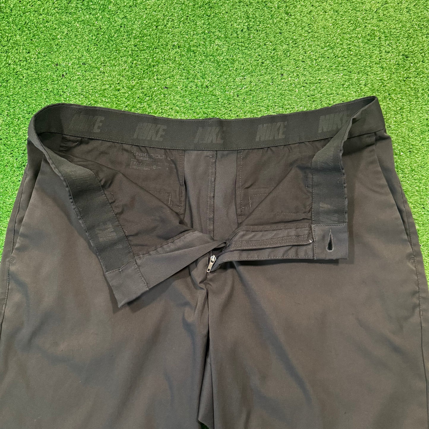 Nike Golf Standard Fit Shorts (Preloved)