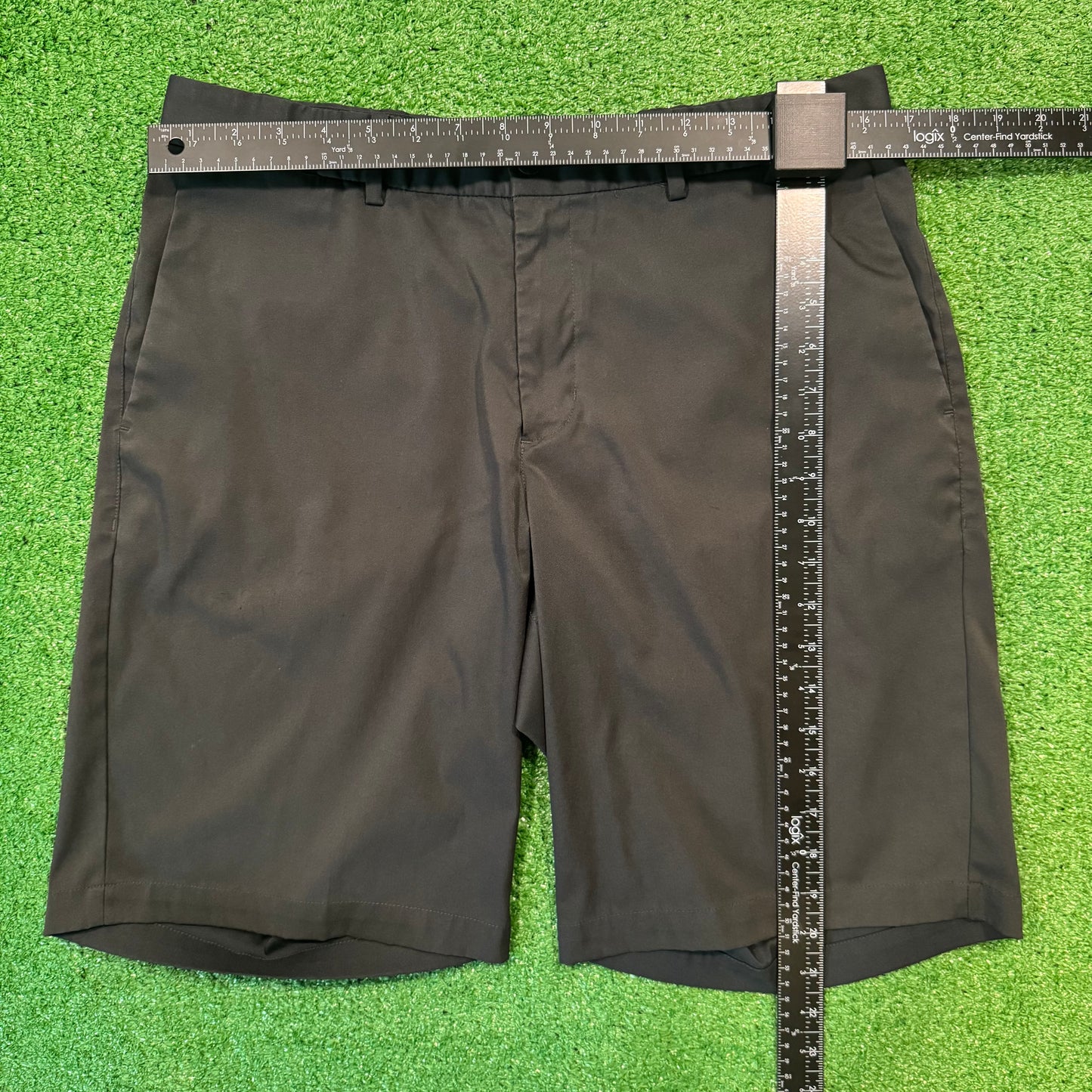 Nike Golf Standard Fit Shorts (Preloved)