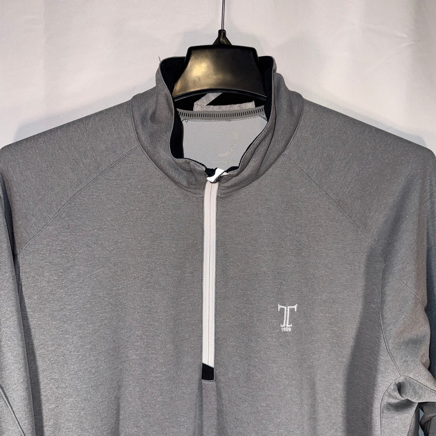 Zero Restriction Z425 The Country Club of Sioux Falls 1/4 Zip Pullover (Preloved)