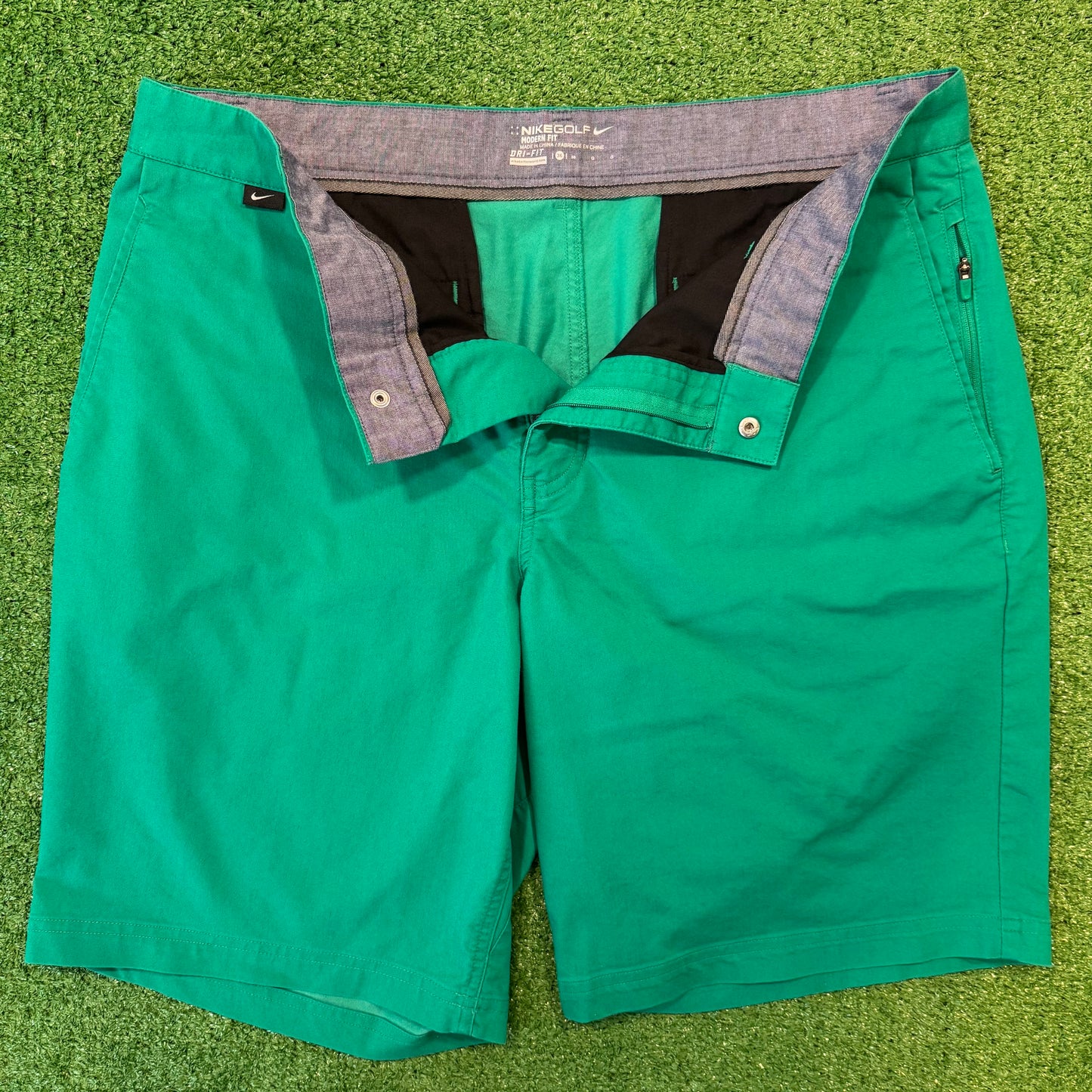 Nike Golf Modern Fit Dri-Fit Shorts (Preloved)