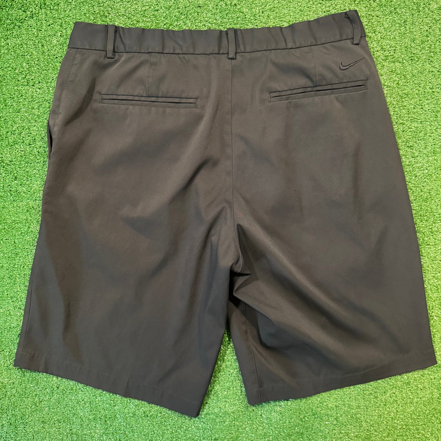 Nike Golf Standard Fit Shorts (Preloved)